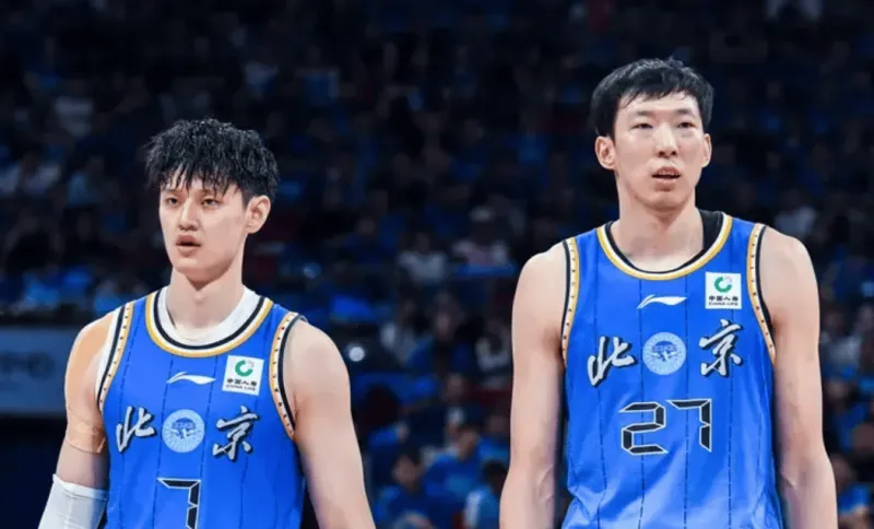 保利体育登录入口-媒体人：周琦今晚堪称擎天一柱，这样的周琦久违了